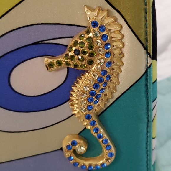 MooRoo purse - Picture 2 of 2